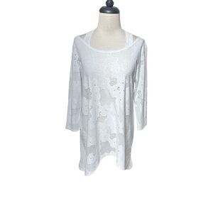 Clara SunWoo 3/4 Sleeve White Perforated Cold Shoulder Tunic Size Small